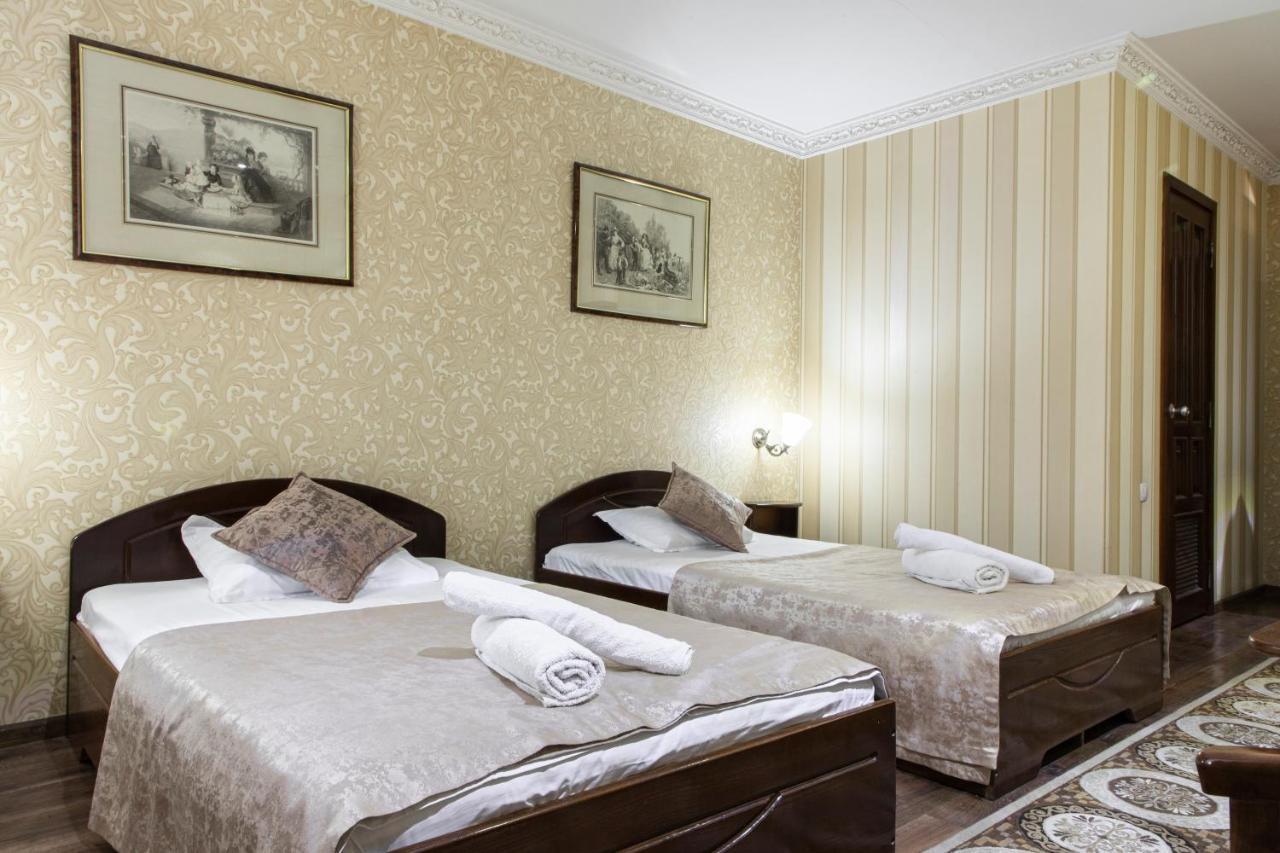 Nur M Hotel Tashkent Ngoại thất bức ảnh