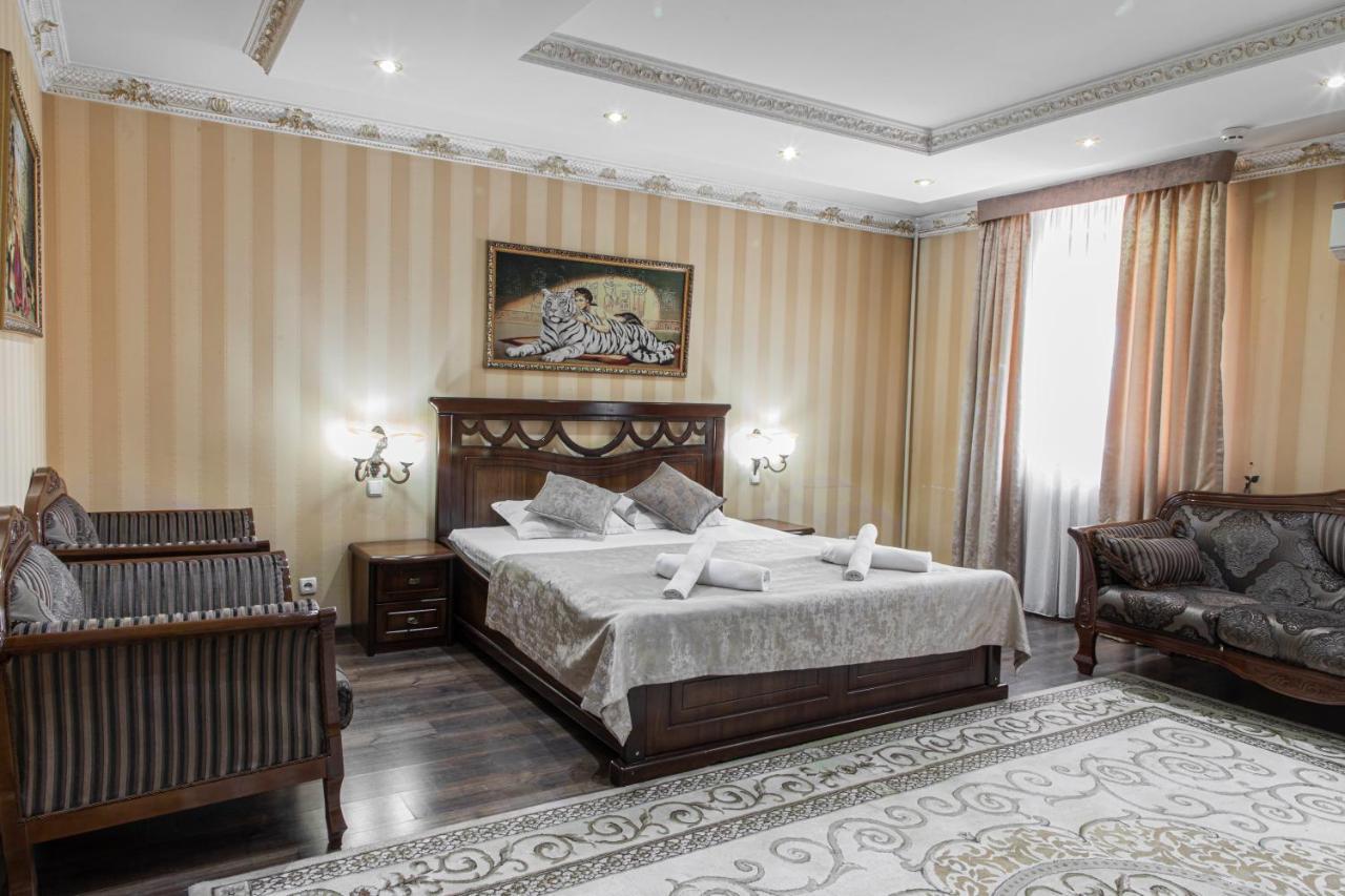 Nur M Hotel Tashkent Ngoại thất bức ảnh