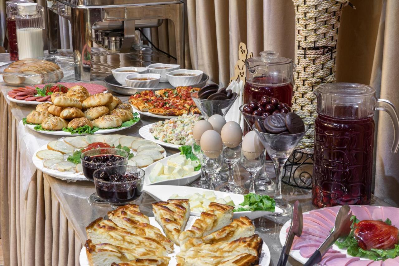 Nur M Hotel Tashkent Ngoại thất bức ảnh