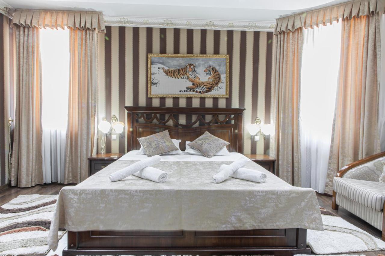 Nur M Hotel Tashkent Ngoại thất bức ảnh