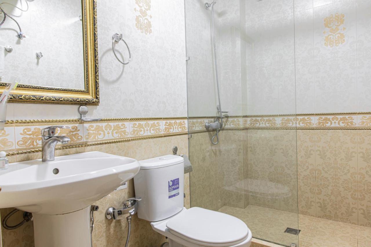 Nur M Hotel Tashkent Ngoại thất bức ảnh