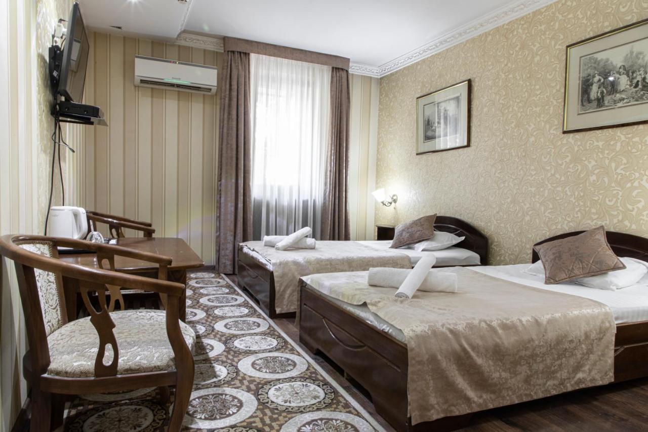 Nur M Hotel Tashkent Ngoại thất bức ảnh